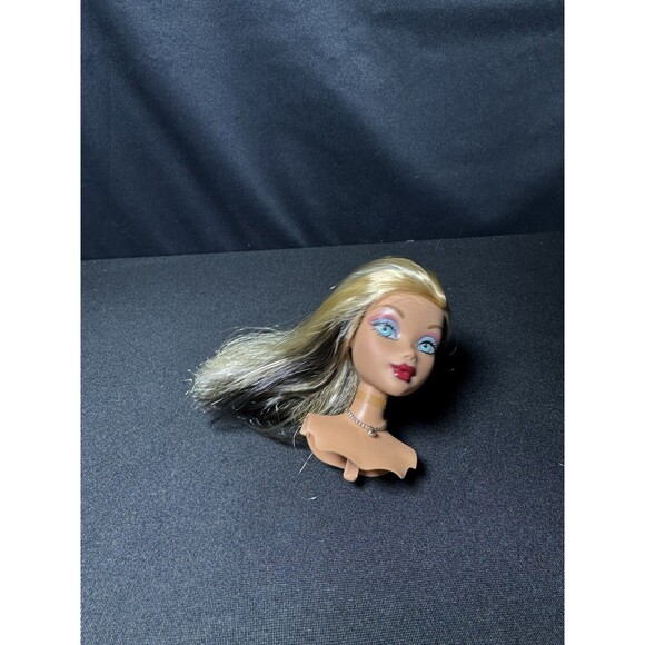 Barbie My Scene Swappin' Styles Kennedy Doll Blonde Black Highlight Streak Hair - Picture 7 of 7